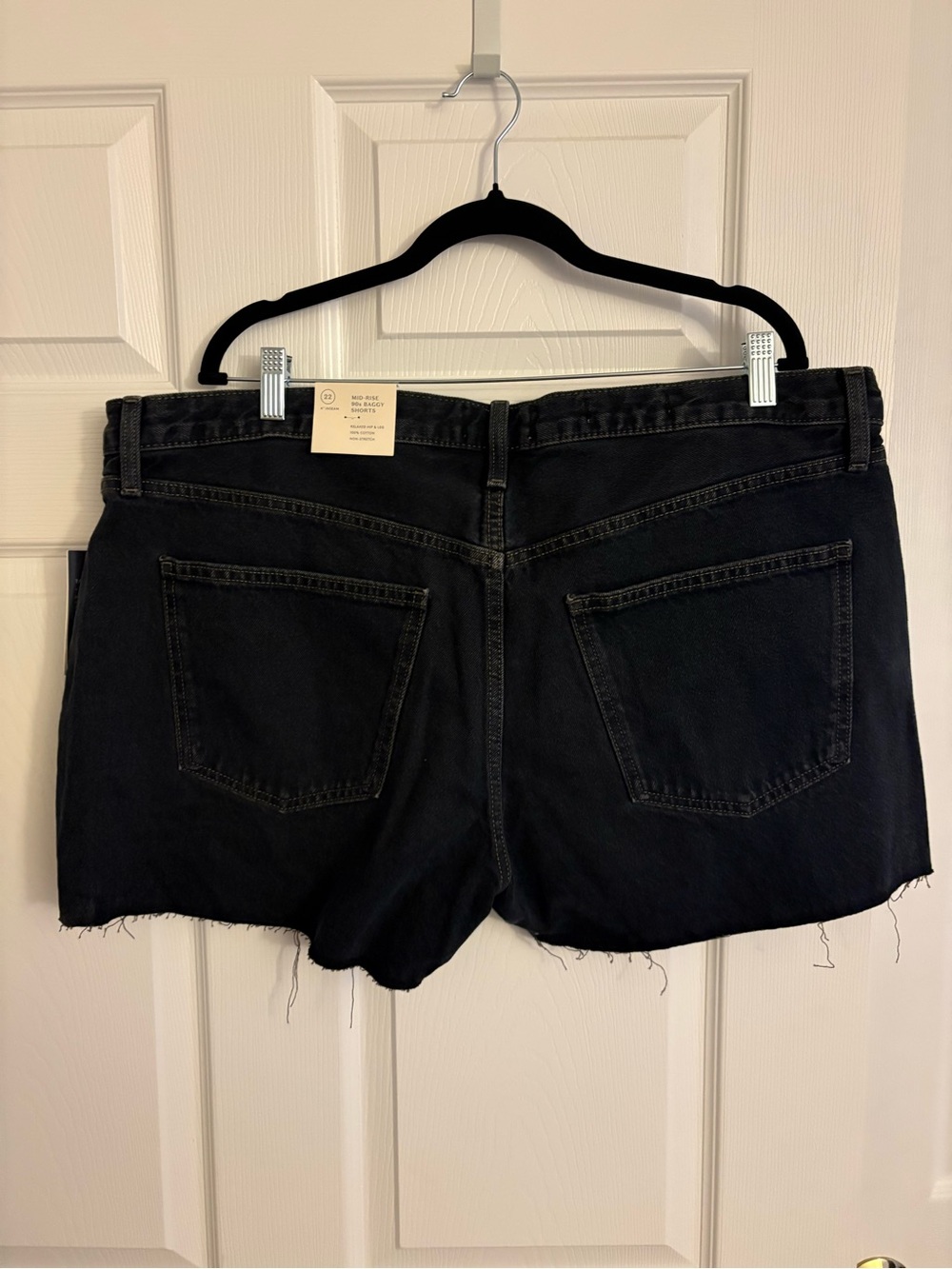 Universal Thread Women’s Black Raw-Edge Denim Shorts New (size22) - Picture 2 of 7